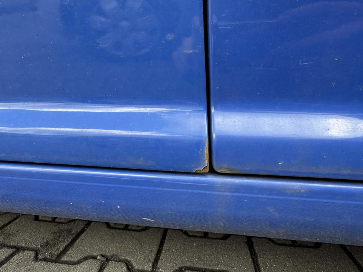 VW Golf 4 original T&uuml;r vorn links LA5C Surfblau 5-T&uuml;rer Rohbau Bj.2001